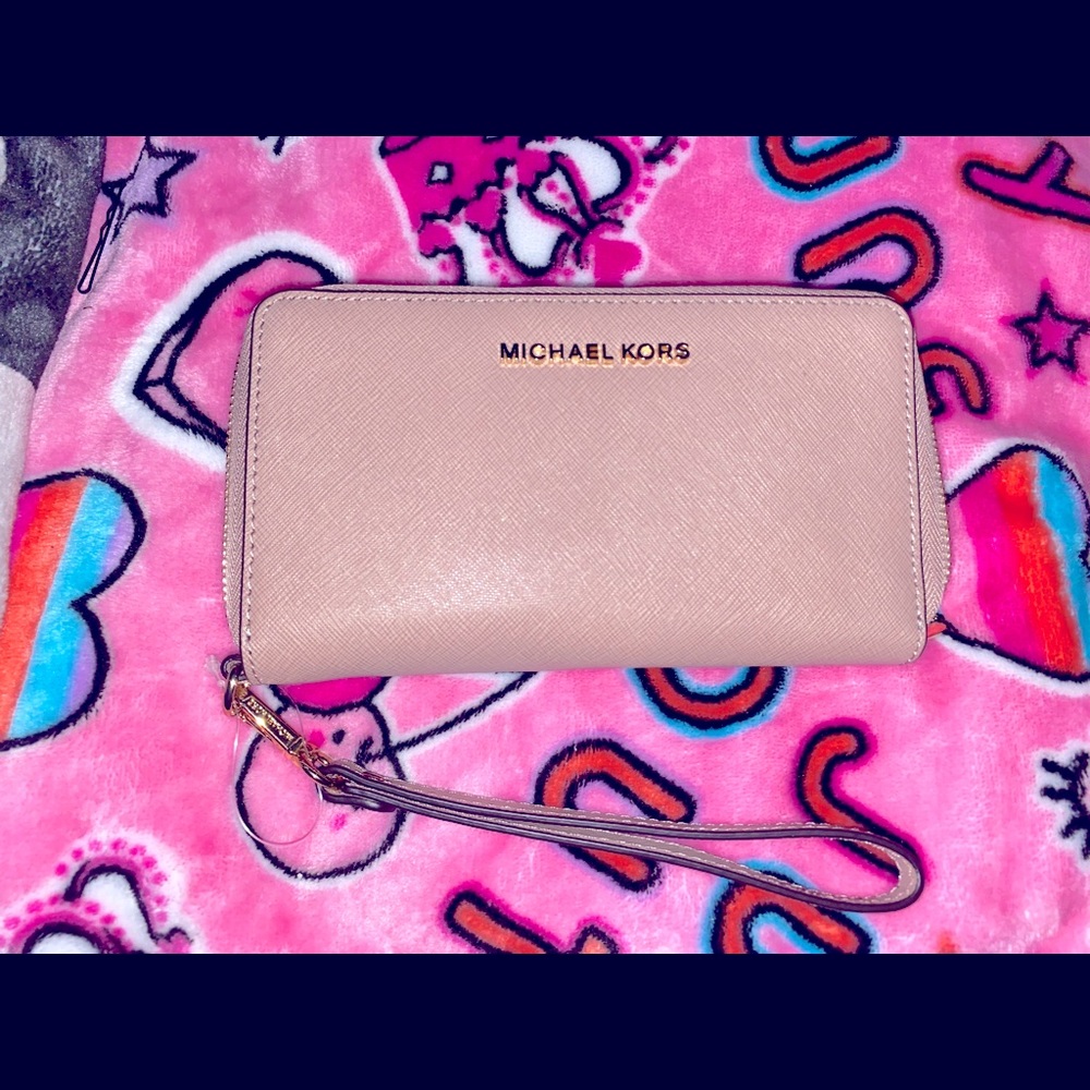 Michael Kors wristlet